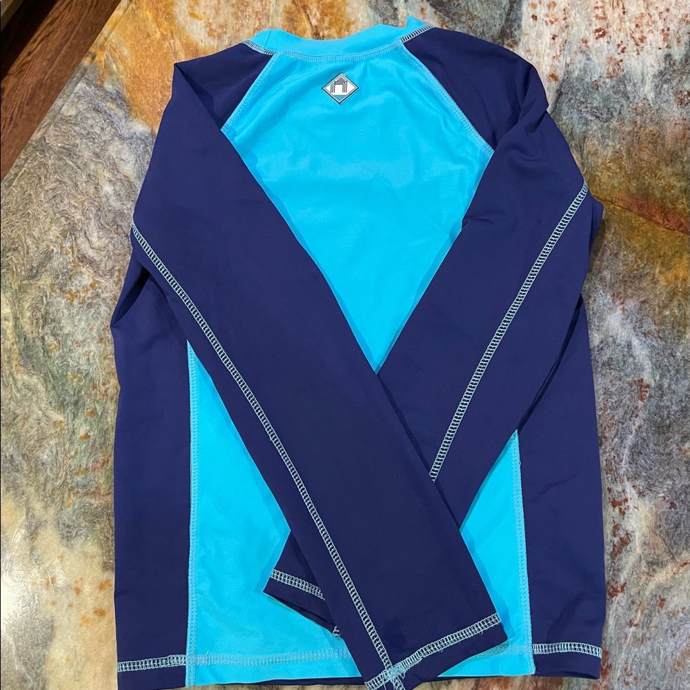 Cabana Life Rashguard 8 - Picture 2 of 4